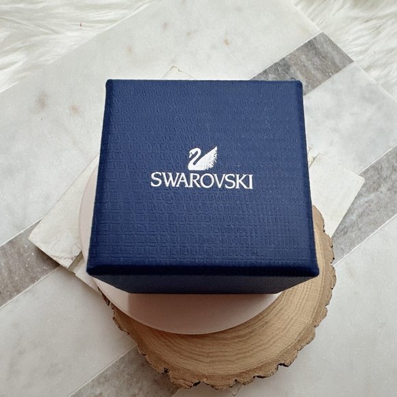 Cute Swarovski Fuchsia Heart Ring - Picture 2 of 4